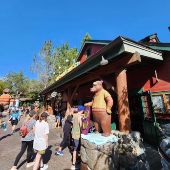 Rushin' River Outfitters - Men's Clothing Near Me - Anaheim, California
