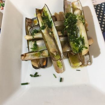 Halles et manger - French Near Me - Sète, 34