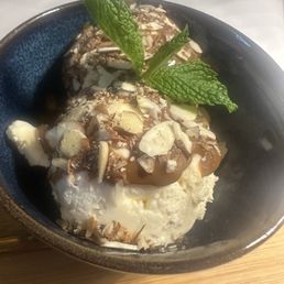 Crunch Praline Vanilla Gelato Crunch Praline Vanilla Gelato