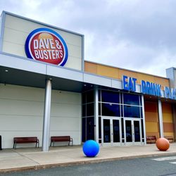 Dave & Buster's Manchester - Outside