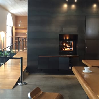 Hôtel Gault - Fireplace in lobby - Hotels Near Me - Montreal, Quebec