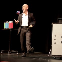 Cesar Domico - Magician - Magician Orlando, corporate shows, trade shows, Miami Magician, Comedy show corporate events.