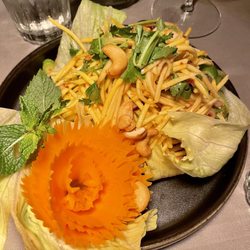 Yum Thai Kitchen & Bar - Mango Salad