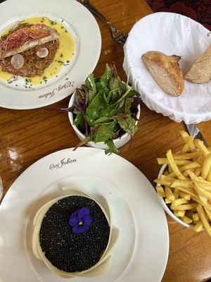 Chez Julien by null