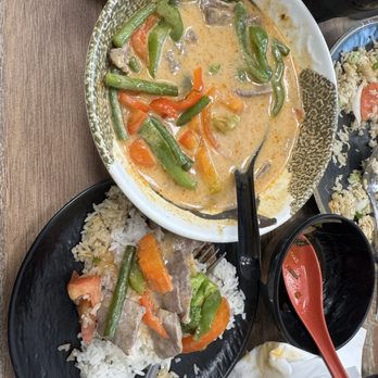 Maya Thai Cuisine - Panang curry - Halal Near Me - Orlando, Florida