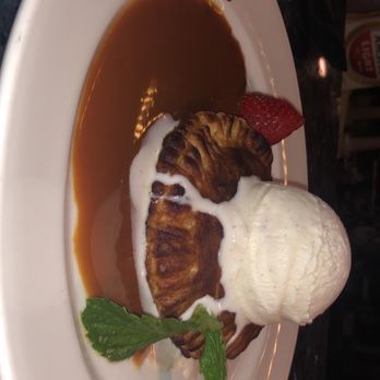 Geoffrey's Malibu - Warm Crisp Apple Tart - Seafood Near Me - Malibu, California Geoffrey's Malibu - Warm Crisp Apple Tart - Seafood Near Me - Malibu, California