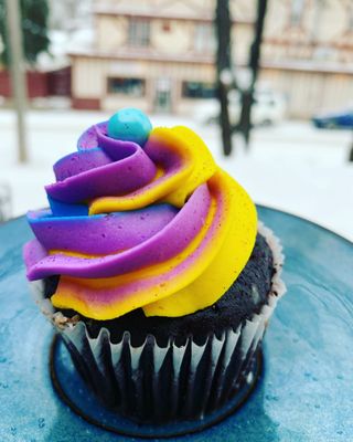 Sara's Bakery - featuring Tipsy Pies by null