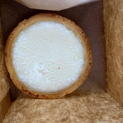 蛋撻王 - Hokkaido milk tart.