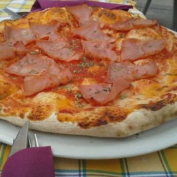 Passaparola L´Originale - Pizza prosciutto - Italian Near Me - Madrid, M