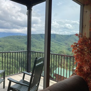 SkyView Rentals - Vacation Rentals Near Me - Sevierville, Tennessee