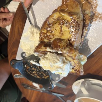 Bella's Cafe - Challah French toast - Breakfast & Brunch Near Me - New Haven, Connecticut