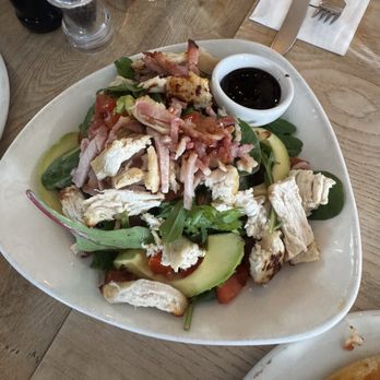 Gourmet Pizza Co - Chicken, bacon avocado salad - Pizza Near Me - London, XGL Gourmet Pizza Co - Chicken, bacon avocado salad - Pizza Near Me - London, XGL