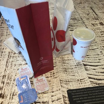 Chick-fil-A - Free 8 count nuggets and a kids meal for me - Fast Food Near Me - Vancouver, Washington