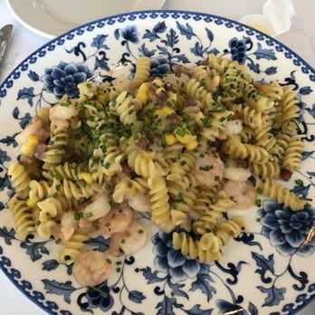 La Goéliche - Shrimp Pasta - Hotels Near Me - Sainte-Pétronille, Quebec