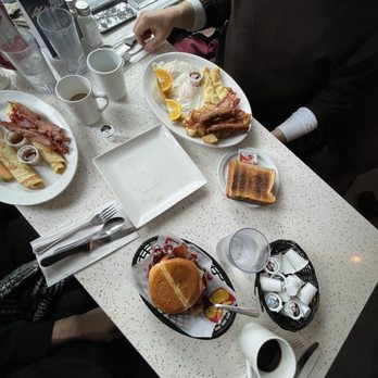 Le Fameux - Burgers Near Me - Montreal, Quebec