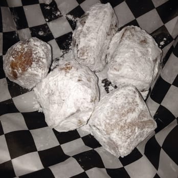 Dickens on Main - Beignets from the Daily Grind - Festivals Near Me - Boerne, Texas