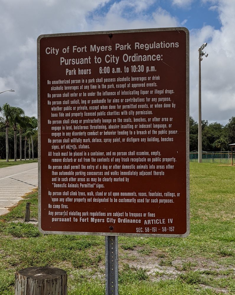 Shady Oaks Park Logo
