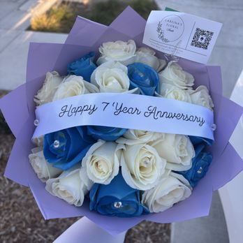 Lareina's Floral Studio - Anniversary Bouquet - Floral Designers Near Me