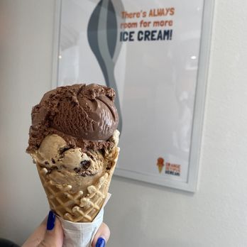 Orange Octopus - Coffee crunch and fudgey brownie - Ice Cream & Frozen Yogurt Near Me - Sarasota, Florida Orange Octopus - Coffee crunch and fudgey brownie - Ice Cream & Frozen Yogurt Near Me - Sarasota, Florida