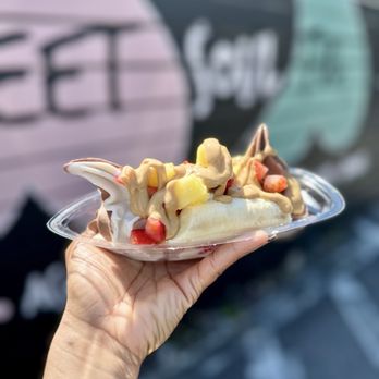 Sweet Soul - Banana split with PLANT-BASED SOFT SERVE ICE CREAM - Juice Bars & Smoothies Near Me - Tampa, Florida Sweet Soul - Banana split with PLANT-BASED SOFT SERVE ICE CREAM - Juice Bars & Smoothies Near Me - Tampa, Florida