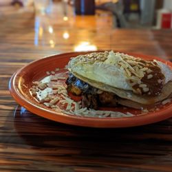 Milo's Cafe and Restaurant - Huevos rancheros