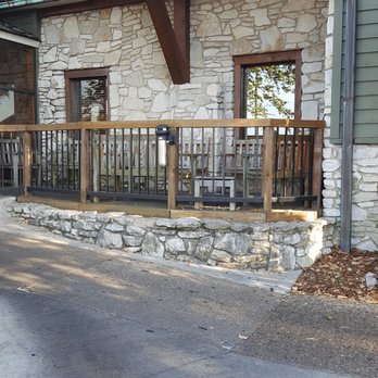 Rafferty's - Front porch with lots of seating - Bars Near Me - Bowling Green, Kentucky