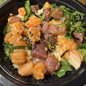 Maguro Spot - Tuna Salmon Bowl - Seafood Near Me - Honolulu, Hawaii Maguro Spot - Tuna Salmon Bowl - Seafood Near Me - Honolulu, Hawaii