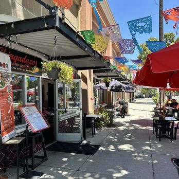 Cheff Che Cafe & Bar - Front with seating outside - Empanadas Near Me - San Jose, California Cheff Che Cafe & Bar - Front with seating outside - Empanadas Near Me - San Jose, California