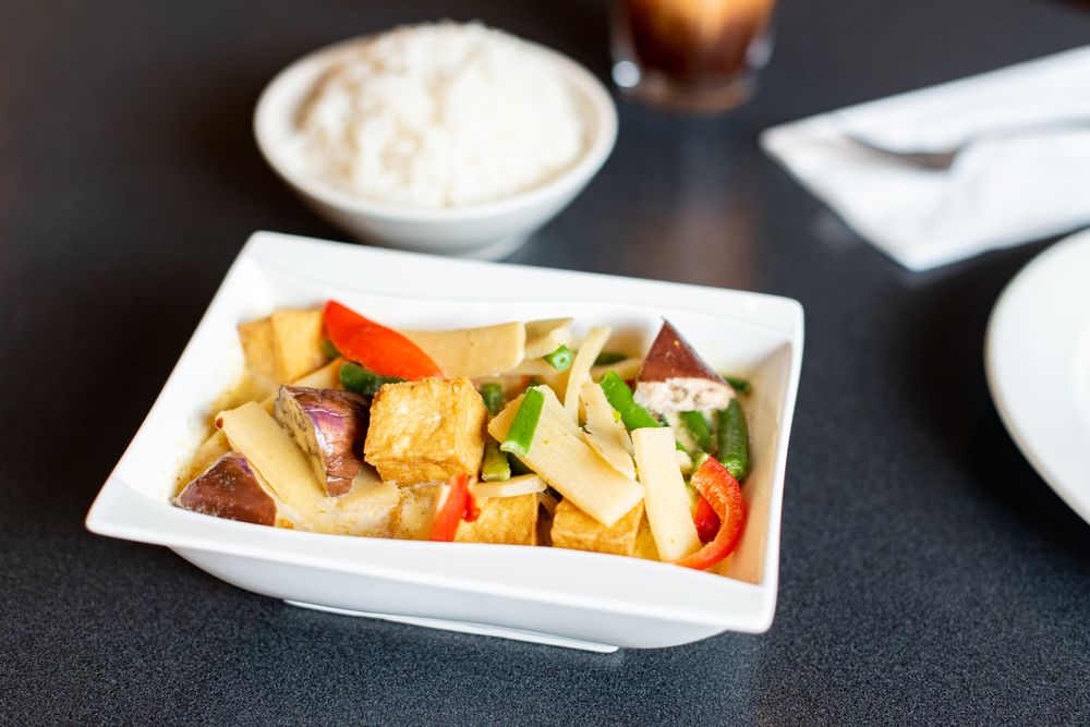 TUPPEE TONG THAI RESTAURANT 73 Photos & 90 Reviews Thai 310 W Main St, Muncie, IN