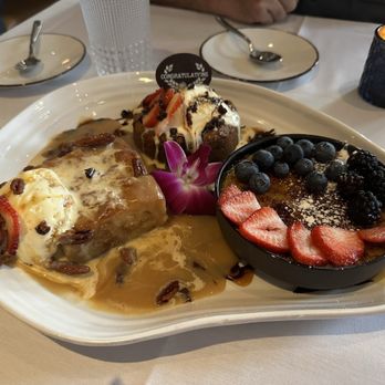 Jack’s on Pearl - Dessert trio- creme brûlée, cookie, and bread pudding - Bars Near Me - Denver, Colorado