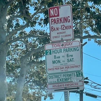 Pause Venice - Parking on Walgrove has street cleaning on Monday/Tuesday - Float Spa Near Me - Los Angeles, California