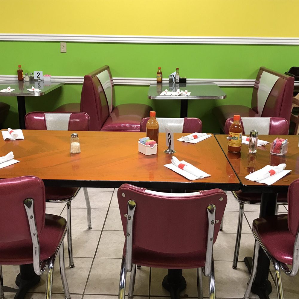 Lindo Michoacan - Every table was set, and spotless. This is a perfectly clean restaurant! - Mexican Near Me - Jonesboro, Arkansas