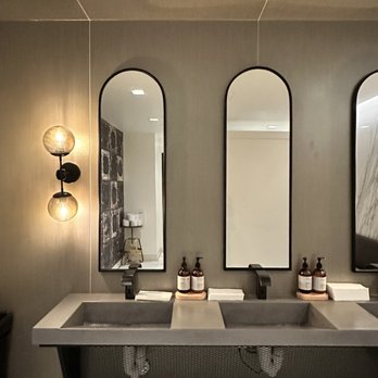 Wren & Wolf - nice bathrooms - Cocktail Bars Near Me - Phoenix, Arizona Wren & Wolf - nice bathrooms - Cocktail Bars Near Me - Phoenix, Arizona