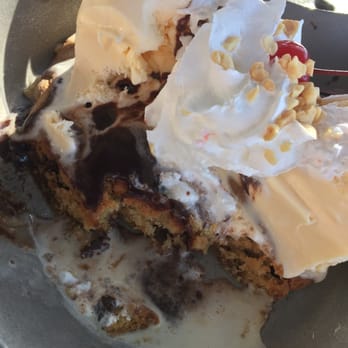 Cheddar's Scratch Kitchen - Monster cookie was amazing! - Comfort Food Near Me - Chandler, Arizona