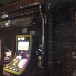 El Refugi de la Cervesa - Tele, tragaperras...
