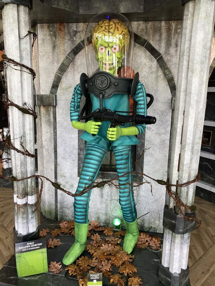 SPIRIT HALLOWEEN SUPERSTORE Updated August 2024 10 Photos 1610 W International Speedway