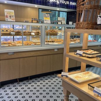 Paris Baguette - Bakeries Near Me - Bellevue, Washington