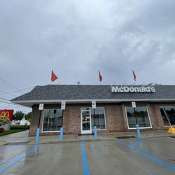 McDonald's - Main entrance