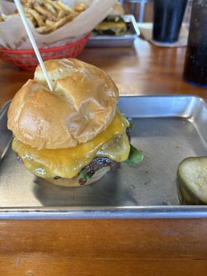 50 Burger Shakes & Beer by null
