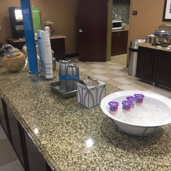 Hampton Inn Seguin - Breakfast - Hotels Near Me - Seguin, Texas Hampton Inn Seguin - Breakfast - Hotels Near Me - Seguin, Texas