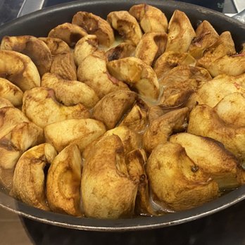 Prime Roast Cafe - Caramel Apple Pie - Cafes Near Me - Honolulu, Hawaii