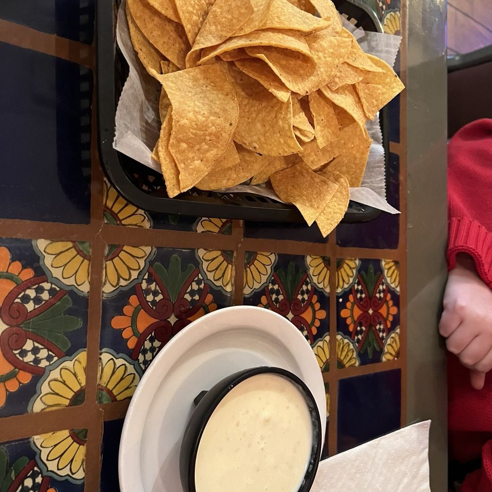 Chips and queso (small) Chips and queso (small)