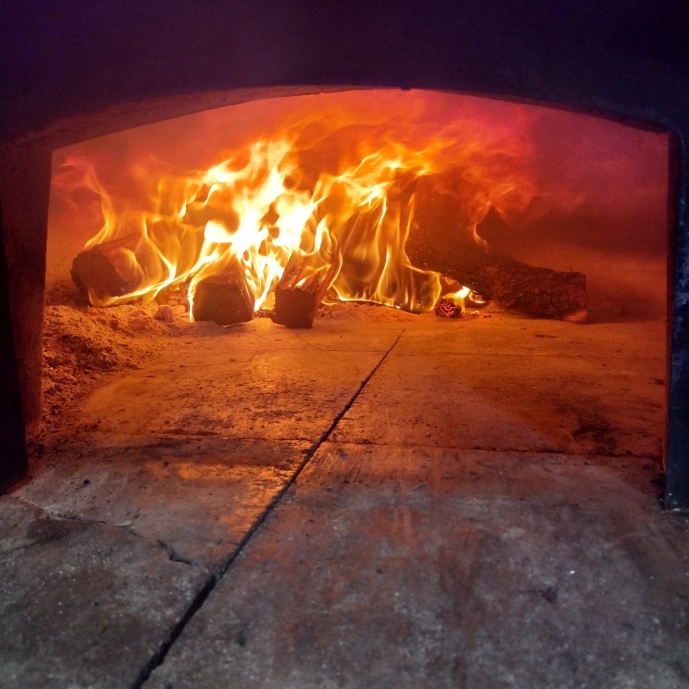 Essential Pizza Logo