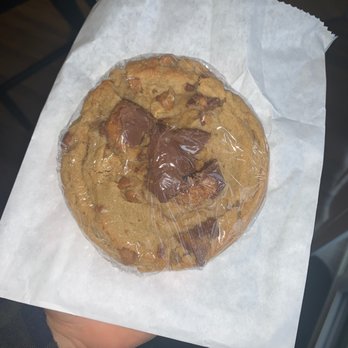 Bella Italia - Cookie - Large Reeses Peanut Butter Cup - Pizza Near Me - Denver, Colorado