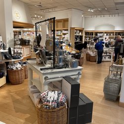Williams-Sonoma - Inside