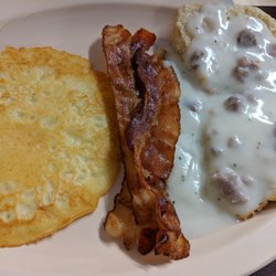 Aries Family Diner - Pancake, bacon, biscuit and gravy