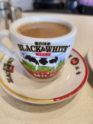 Chrisly Cafe by null