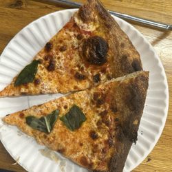 Rosie's Pizza - Round pie slices