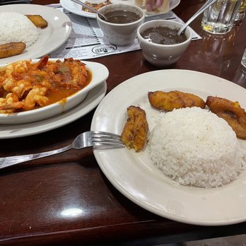 Molina's Ranch Restaurant - Lobster with shrimp in red sauce with rice and plantain - Cuban Near Me - Hialeah, Florida