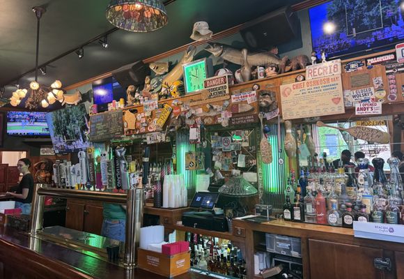 Will's Northwoods Inn by null